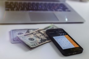 网贷app哪个容易放款,本文探讨十款黑户出额度的购物商城